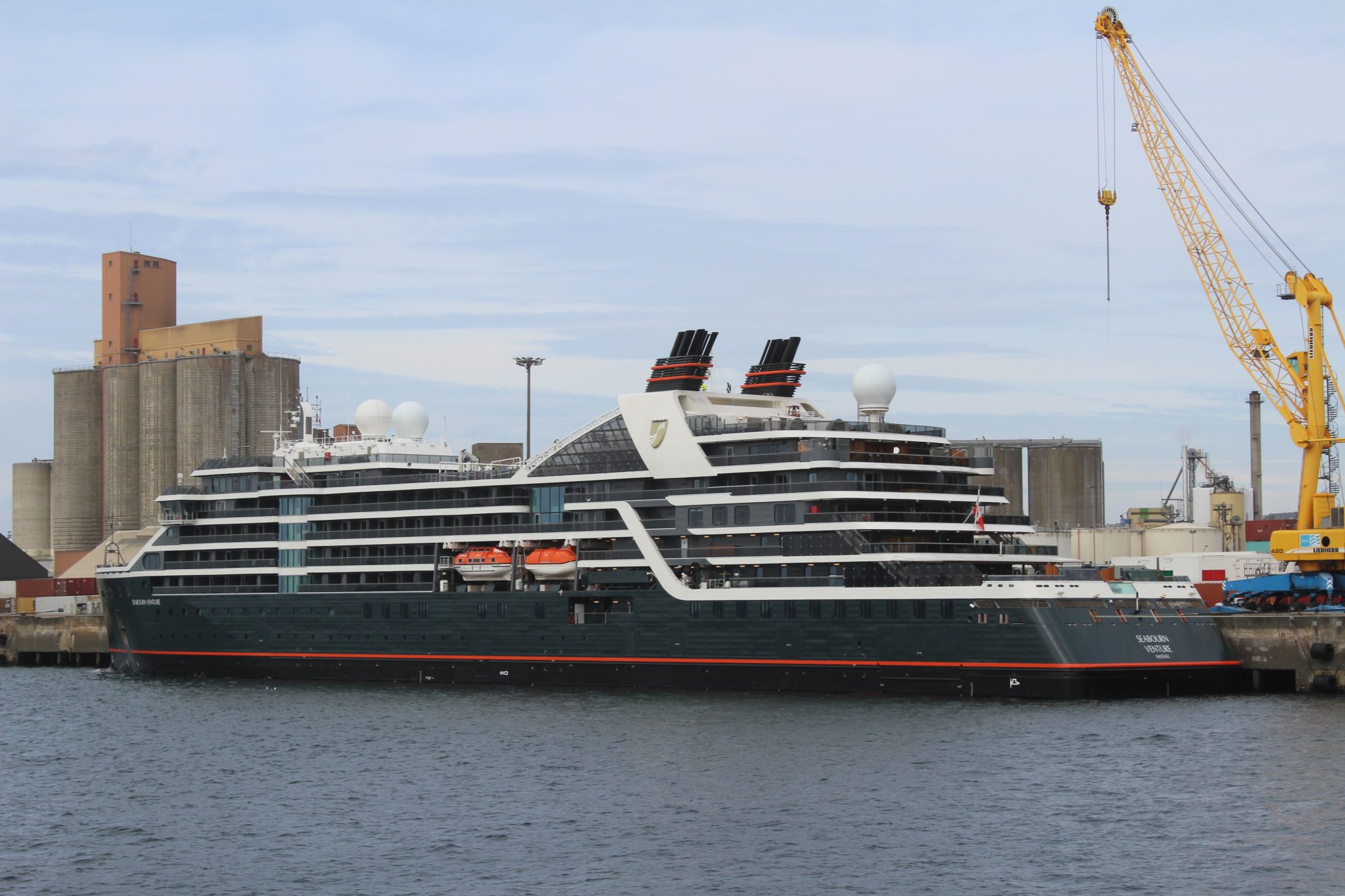 Escale inaugurale du navire de croisière Seabourn Venture, le lundi 8 avril de 09h00 à 19h00.