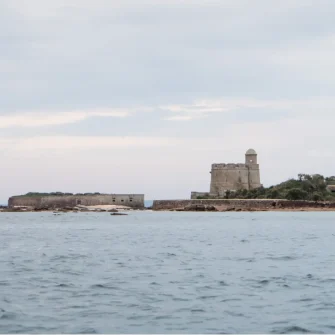 Retraite yoga sur une île sauvage