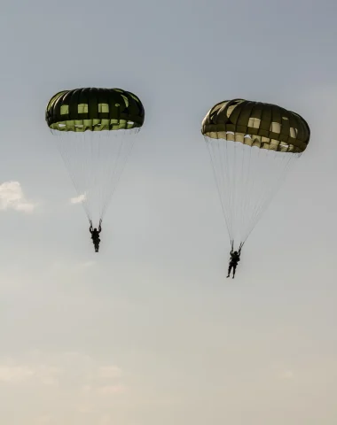 dday parachutes