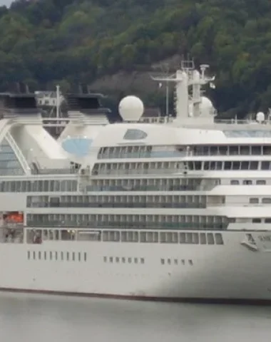 Escale inaugurale du paquebot de croisière Seabourn Sojourn, le lundi 23 septembre 2024